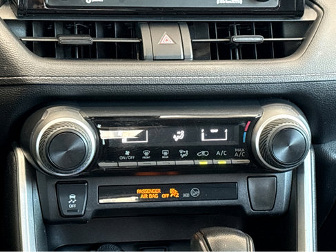 Used 2020 Toyota RAV4 LE image 7