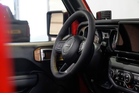 Used 2024 Jeep Wrangler Unlimited Rubicon w/ Technology Group image 55