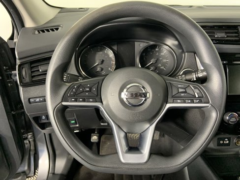 Used 2020 Nissan Rogue Sport SV image 10