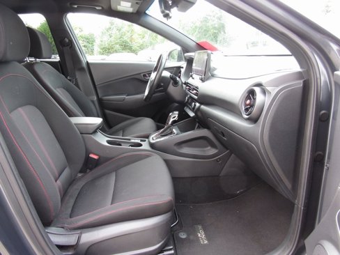 Used 2022 Hyundai Kona N Line w/ Tech Package image 18