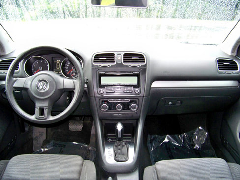Used 2011 Volkswagen Golf 4-Door image 33
