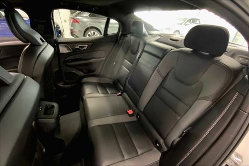 Used 2019 Volvo S60 T6 R-Design image 27