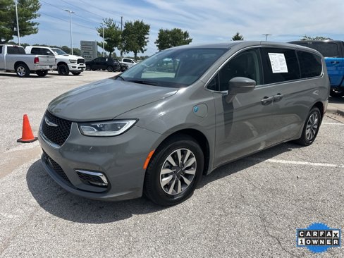 Used 2022 Chrysler Pacifica Touring-L image 13