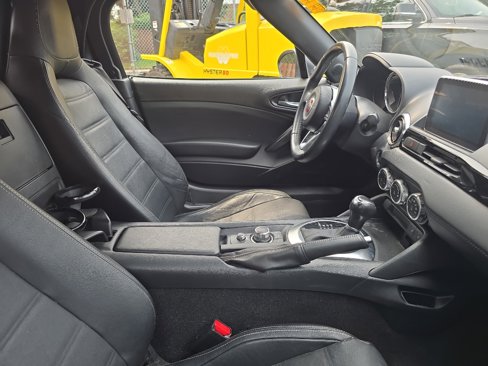 Used 2019 FIAT 124 Spider Lusso w/ Convenience Group image 3