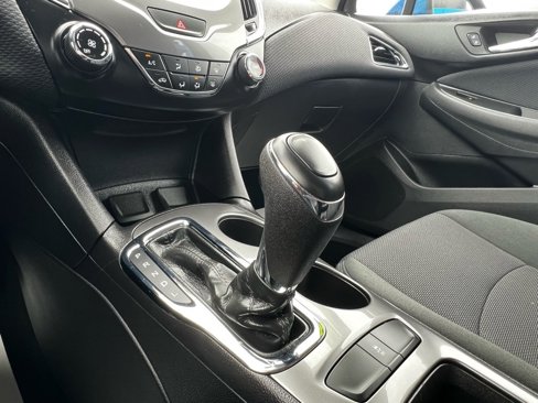 Used 2017 Chevrolet Cruze LT image 17