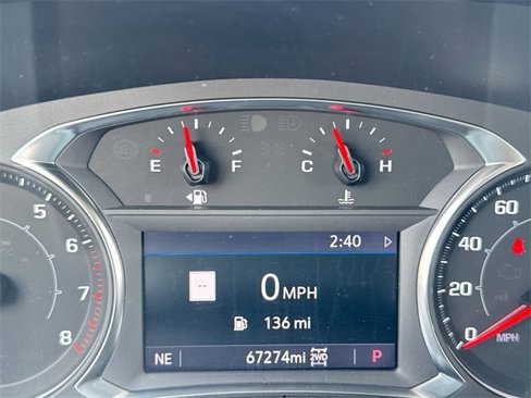Used 2023 GMC Acadia SLT image 15
