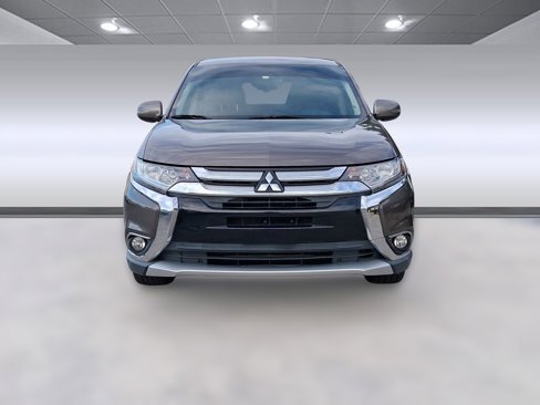 Used 2018 Mitsubishi Outlander SE image 4