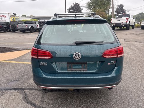 Used 2018 Volkswagen Golf Alltrack SE image 5