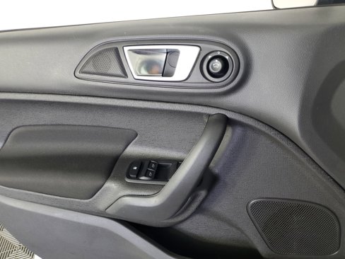 Used 2014 Ford Fiesta SE image 26