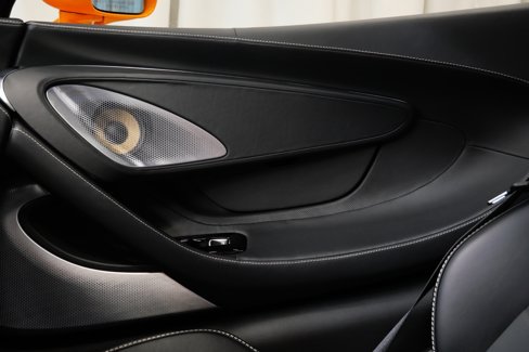 Used 2023 McLaren GT image 32