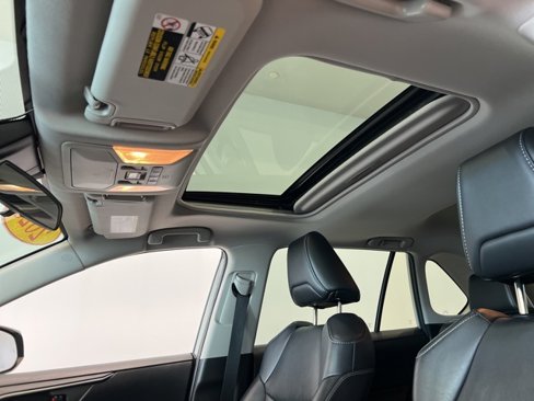 Used 2020 Toyota RAV4 XLE Premium image 10