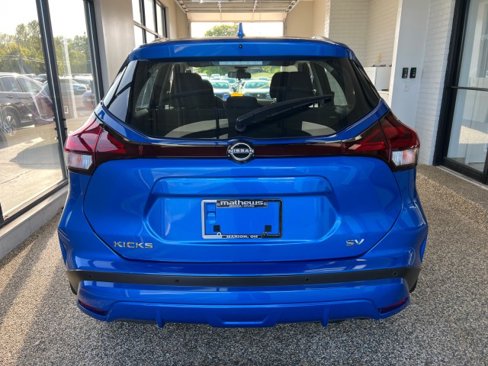 Used 2023 Nissan Kicks SV image 3