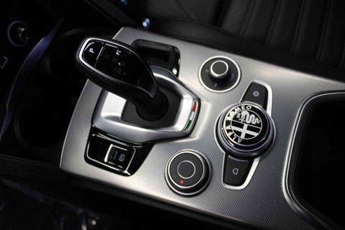 Used 2022 Alfa Romeo Stelvio Veloce image 34