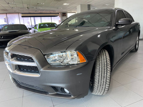 Used 2014 Dodge Charger SE image 3