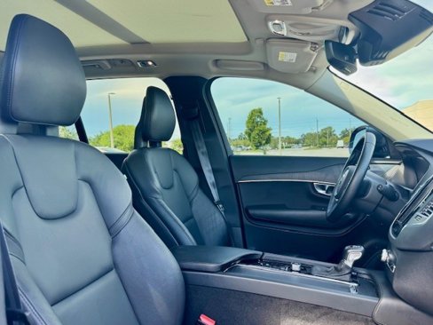 Used 2020 Volvo XC90 T5 Momentum image 14