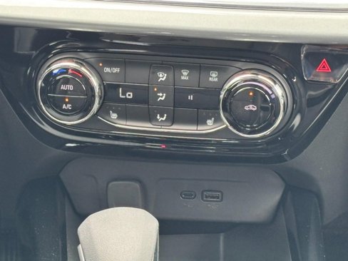 New 2025 Chevrolet Trax LT w/ Driver Confidence Package image 11