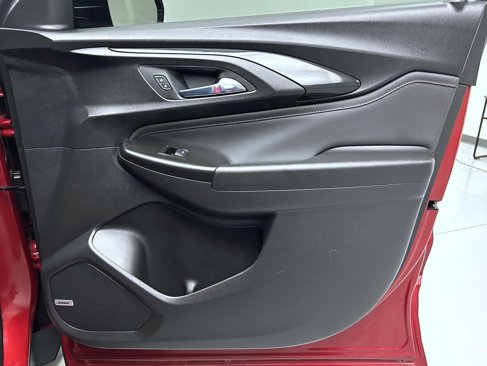 Used 2021 Chevrolet TrailBlazer RS w/ Sun and Liftgate Package image 16
