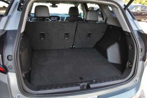 Used 2024 GMC Terrain SLT image 16