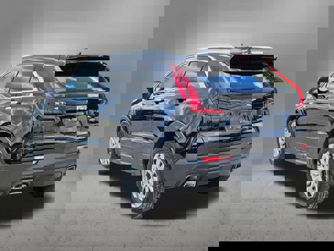Used 2019 Cadillac XT4 Luxury image 4