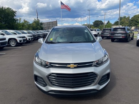 Used 2022 Chevrolet Trax LS w/ Tint and Cruise Package image 9