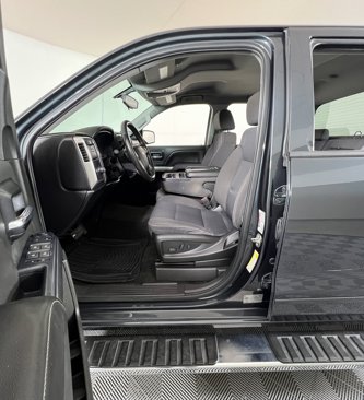 Used 2018 Chevrolet Silverado 1500 LT w/ Texas Edition image 8