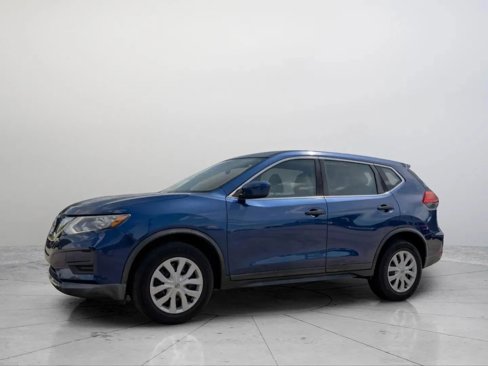 Used 2017 Nissan Rogue S image 3
