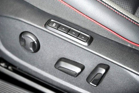 Used 2024 Volkswagen GTI SE image 19