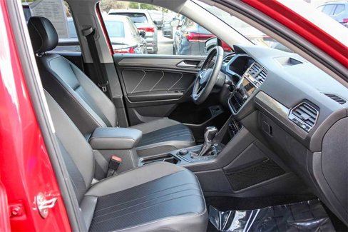 Used 2022 Volkswagen Tiguan SE image 17