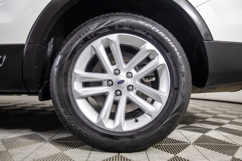 Used 2016 Ford Explorer XLT image 45