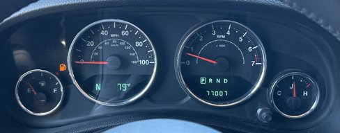Used 2013 Jeep Wrangler Unlimited Rubicon image 27