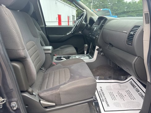 Used 2010 Nissan Pathfinder SE w/ SE Premium Journey Pkg image 5