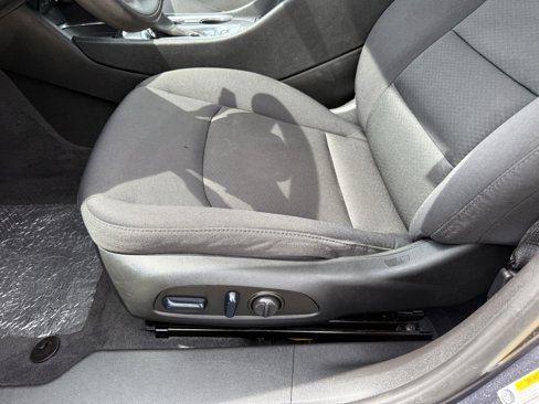 Used 2023 Chevrolet Malibu LT image 28