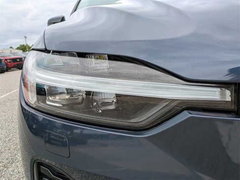 Certified 2023 Volvo XC60 B5 Plus w/ Climate Package image 10