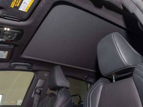 Used 2021 Toyota Venza Limited image 16