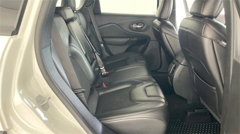 Used 2019 Jeep Cherokee Latitude Plus image 12