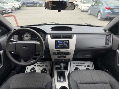 Used 2010 Ford Focus SE image 13