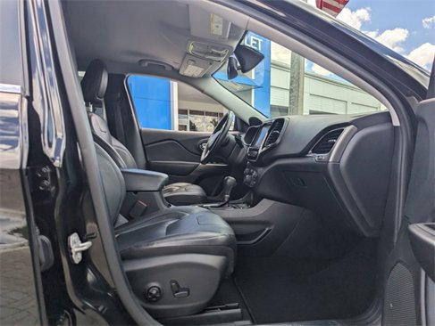 Used 2020 Jeep Cherokee Limited image 17