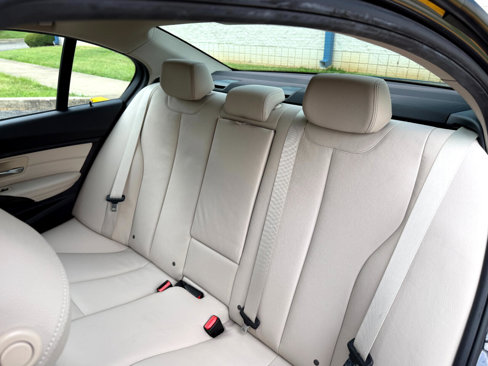 Used 2016 BMW 320i xDrive Sedan image 17