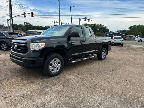 Used 2016 Toyota Tundra SR image 2