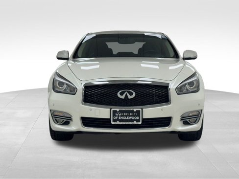 Used 2019 INFINITI Q70 Luxe image 2