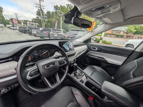 Used 2022 Jeep Compass Latitude image 9