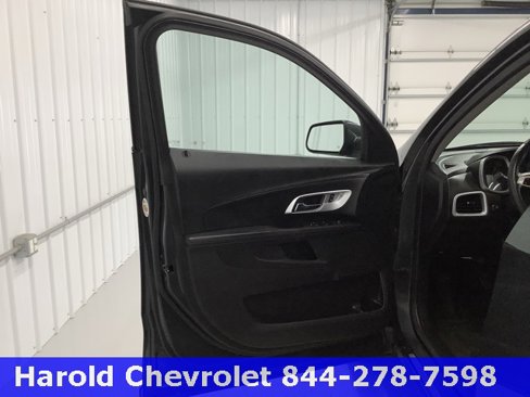 Used 2017 Chevrolet Equinox LT w/ Convenience Package image 14
