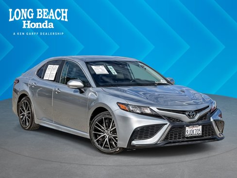 Used 2023 Toyota Camry SE image 1