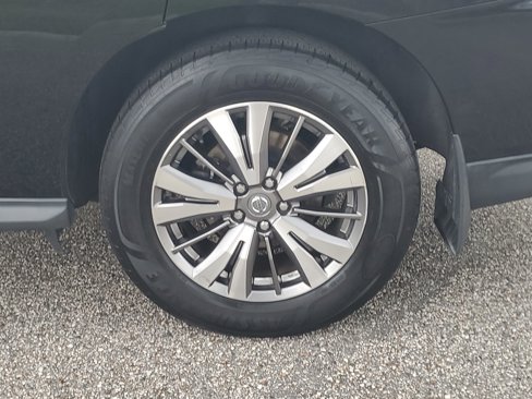 Used 2020 Nissan Pathfinder S image 9