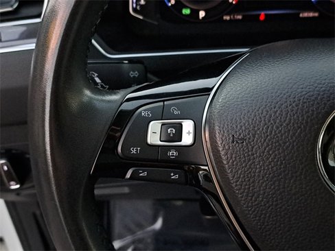 Used 2020 Volkswagen Tiguan SEL image 24