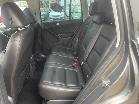 Used 2016 Volkswagen Tiguan SEL image 11