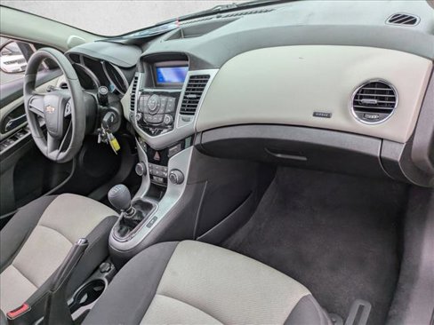 Used 2014 Chevrolet Cruze LS image 19