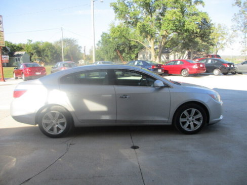 Used 2010 Buick LaCrosse CXL image 2