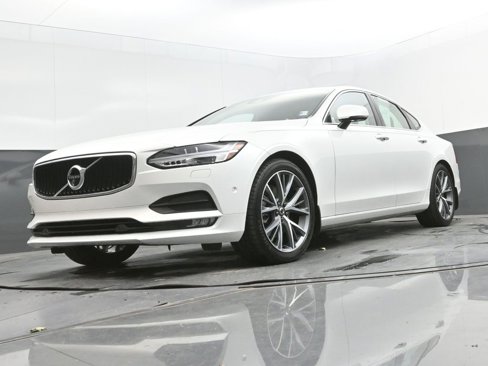 Used 2017 Volvo S90 T5 Momentum w/ Vision Package image 11