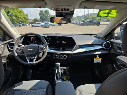 New 2025 Chevrolet Trax LT w/ Driver Confidence Package image 14